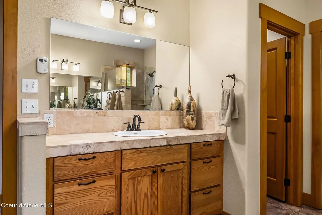 457 Gypsy Bay Road Sagle ID 83860