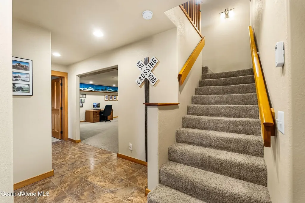 457 Gypsy Bay Road Sagle ID 83860