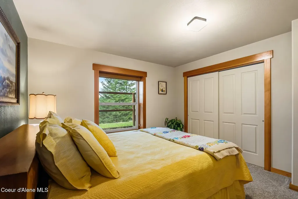 457 Gypsy Bay Road Sagle ID 83860