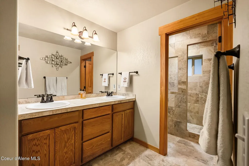457 Gypsy Bay Road Sagle ID 83860
