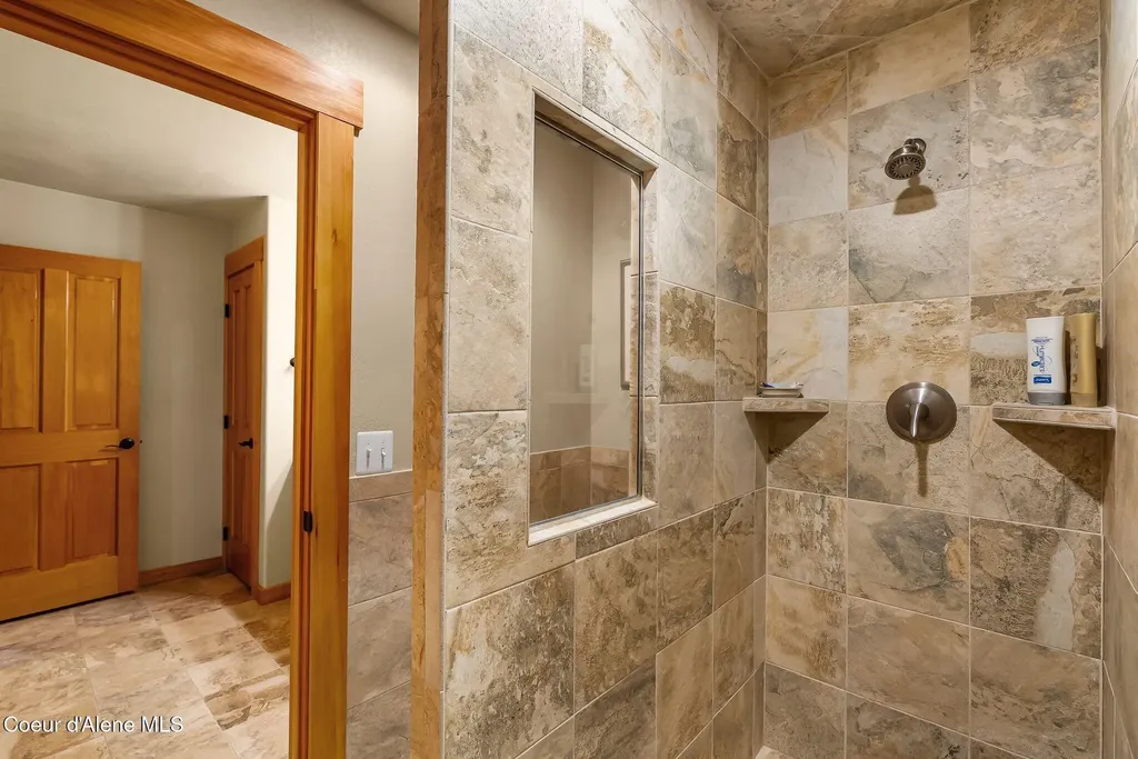 457 Gypsy Bay Road Sagle ID 83860