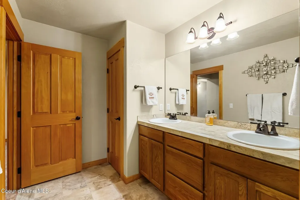 457 Gypsy Bay Road Sagle ID 83860