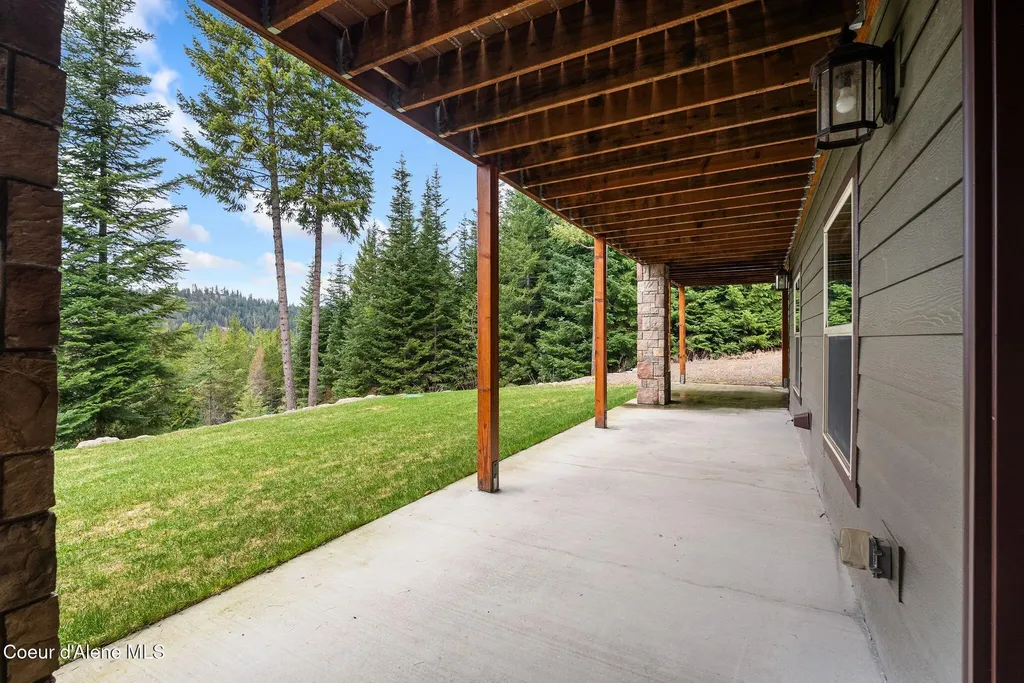 457 Gypsy Bay Road Sagle ID 83860