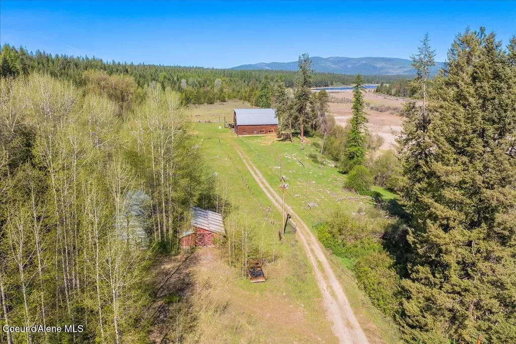 4610 Kelso Lake Road Athol ID 83801
