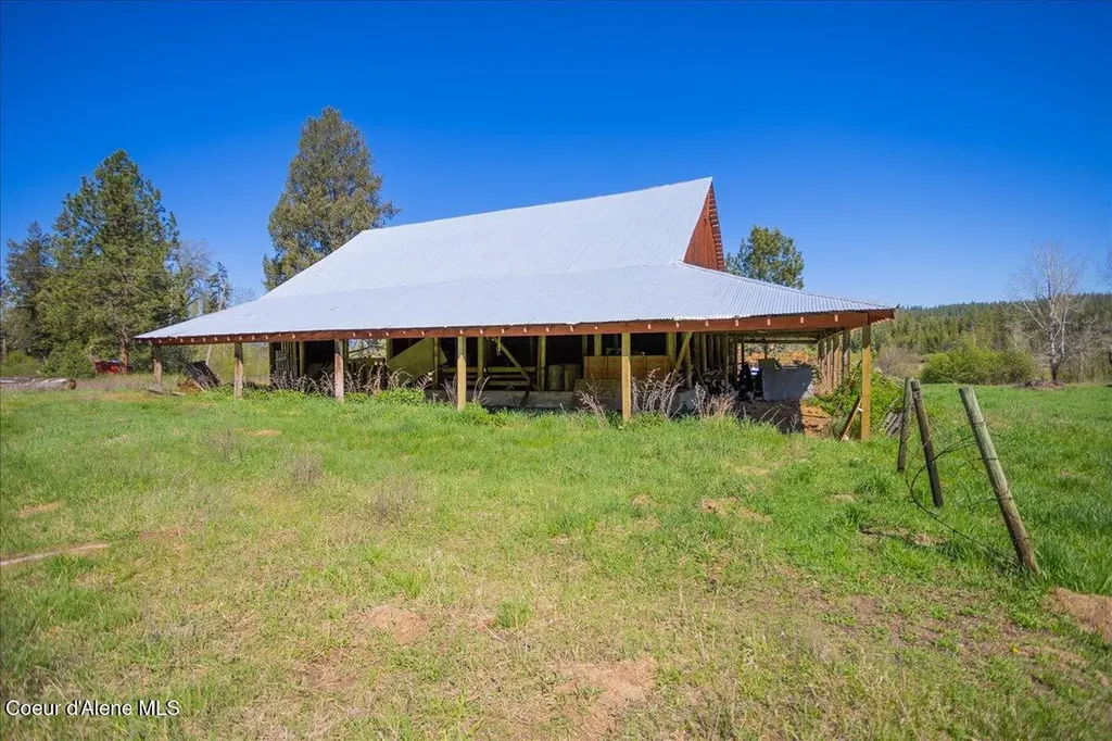 4610 Kelso Lake Road Athol ID 83801