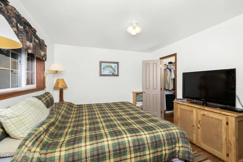 5565 Selle Road Sandpoint ID 83864