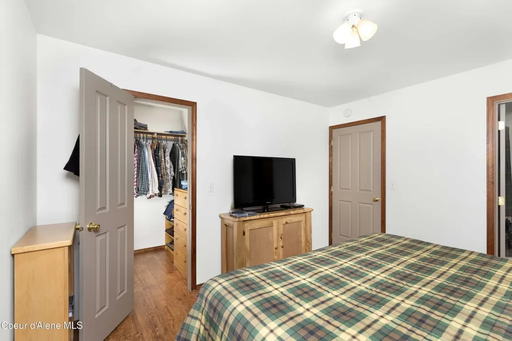 5565 Selle Road Sandpoint ID 83864
