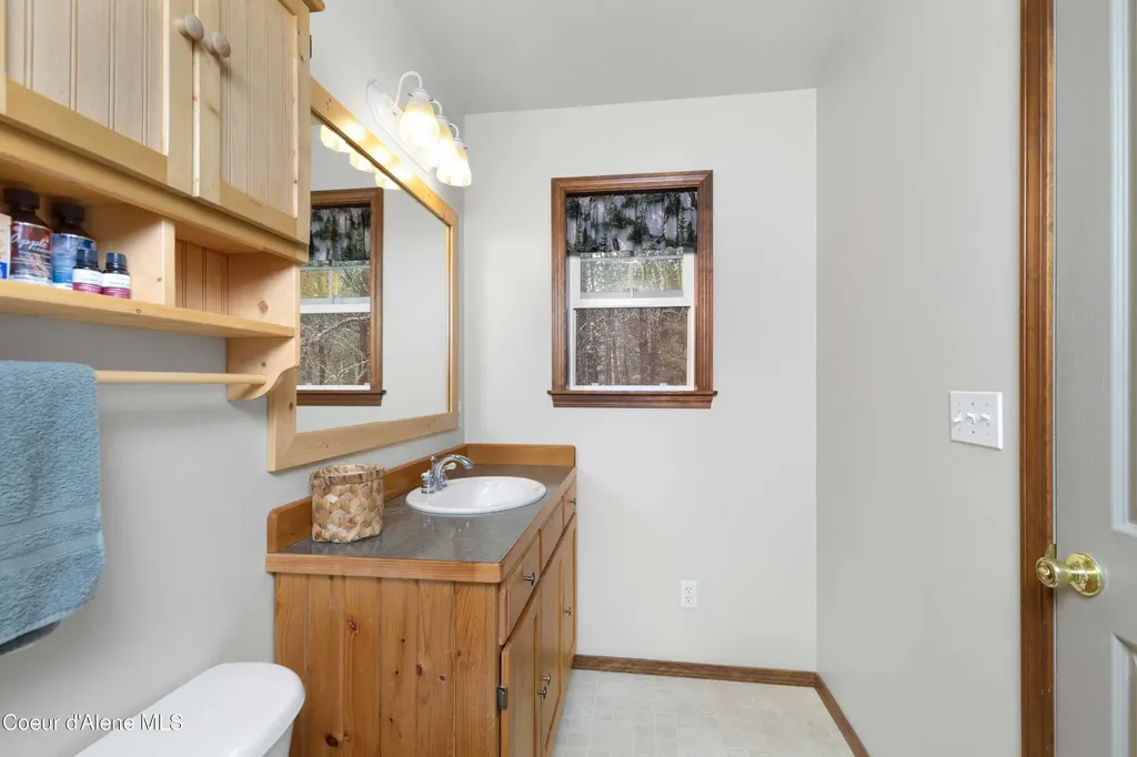 5565 Selle Road Sandpoint ID 83864