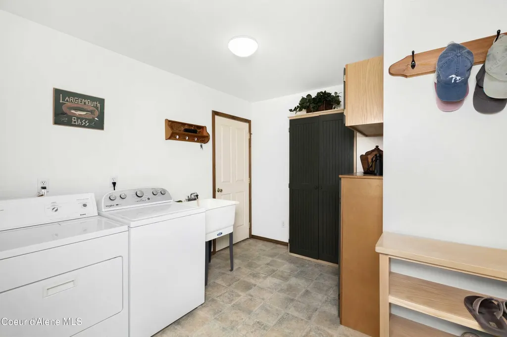 5565 Selle Road Sandpoint ID 83864
