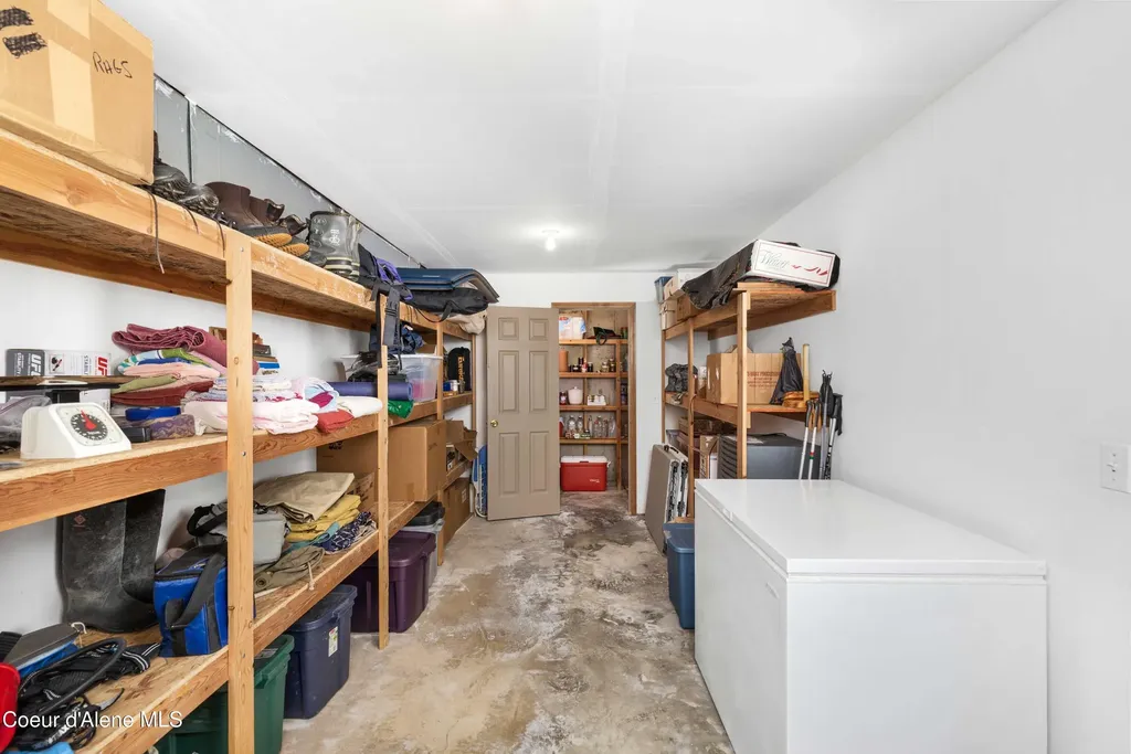 5565 Selle Road Sandpoint ID 83864