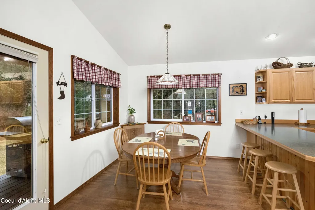 5565 Selle Road Sandpoint ID 83864