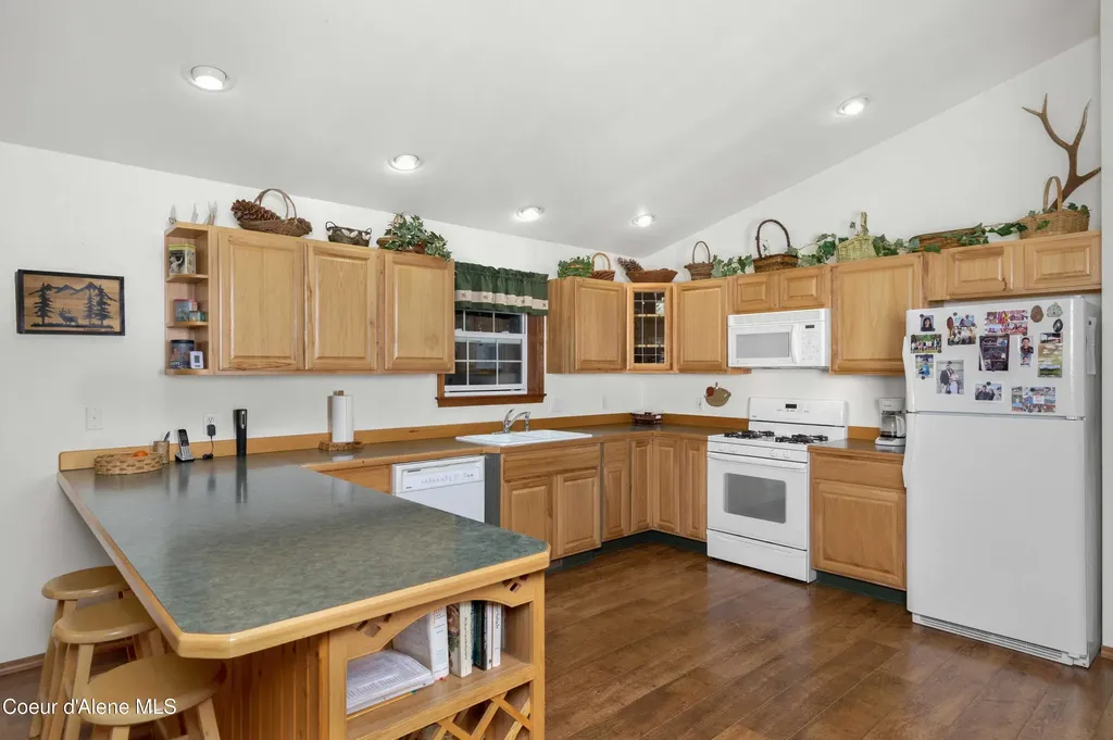 5565 Selle Road Sandpoint ID 83864