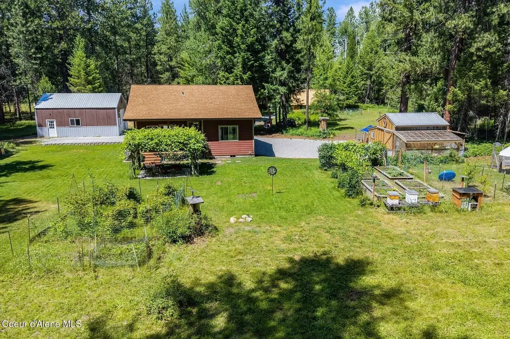 870 & 842 Samuels Road Sandpoint ID 83864