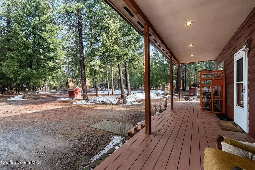 870 & 842 Samuels Road Sandpoint ID 83864