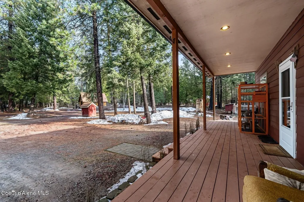 870 & 842 Samuels Road Sandpoint ID 83864