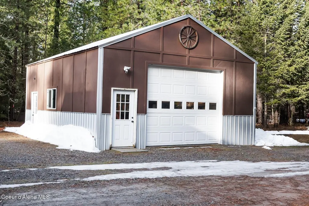 870 & 842 Samuels Road Sandpoint ID 83864