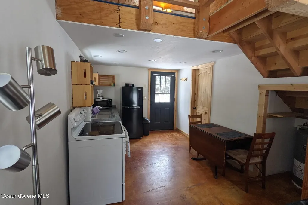 870 & 842 Samuels Road Sandpoint ID 83864