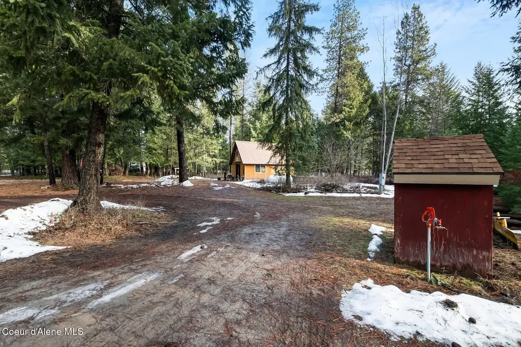 870 & 842 Samuels Road Sandpoint ID 83864