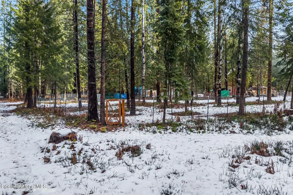 870 & 842 Samuels Road Sandpoint ID 83864