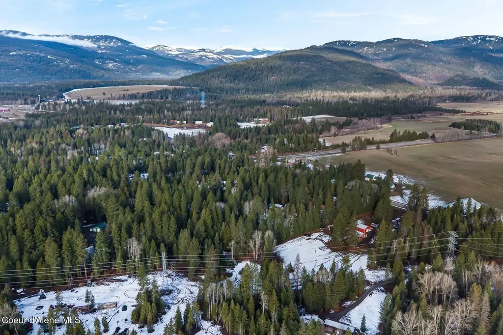 870 & 842 Samuels Road Sandpoint ID 83864