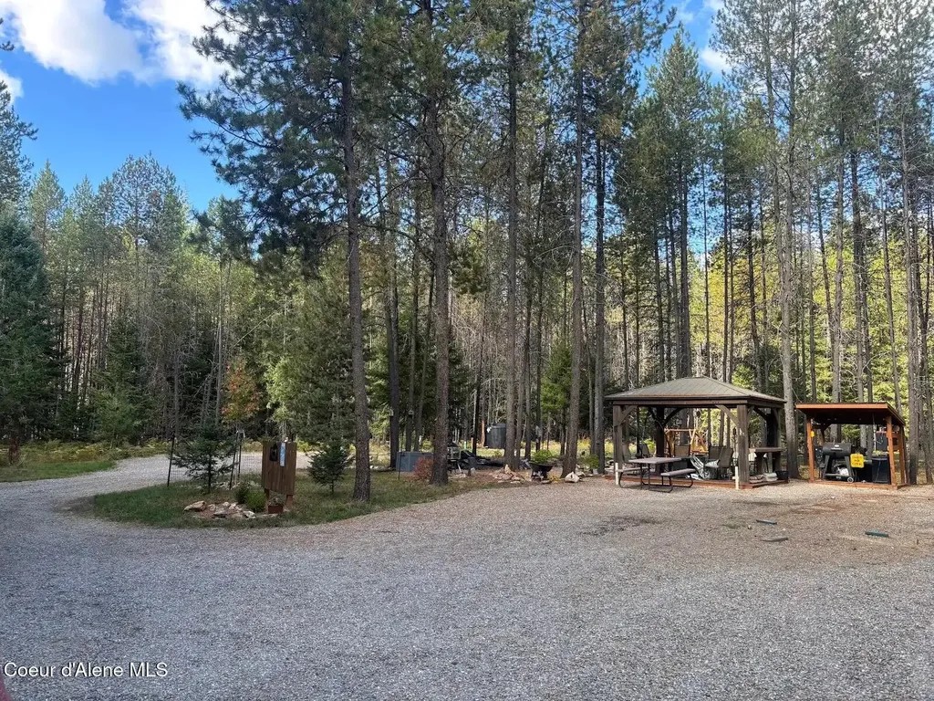 11271 Eastside Road Priest River ID 83856