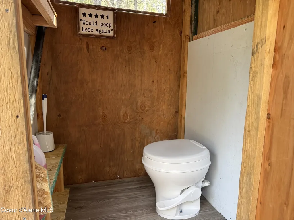 11271 Eastside Road Priest River ID 83856