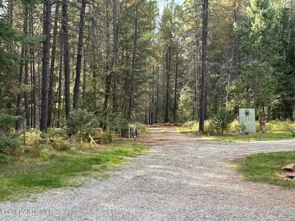 11271 Eastside Road Priest River ID 83856