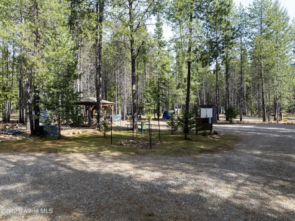 11271 Eastside Road Priest River ID 83856