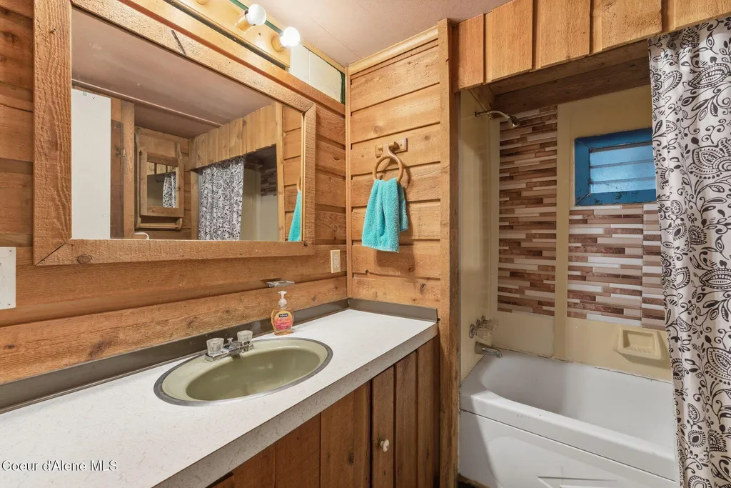 15707 N Ranch Valley Road Rathdrum ID 83858