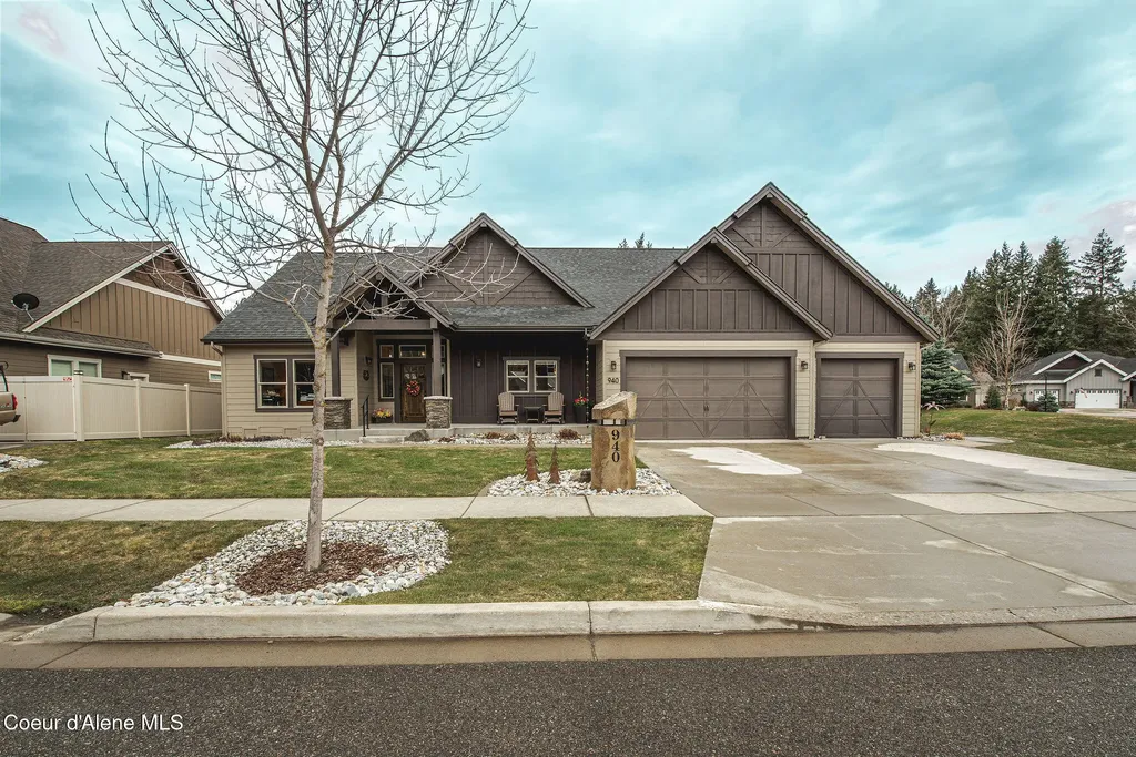 940 E Hurricane Drive Hayden ID 83835