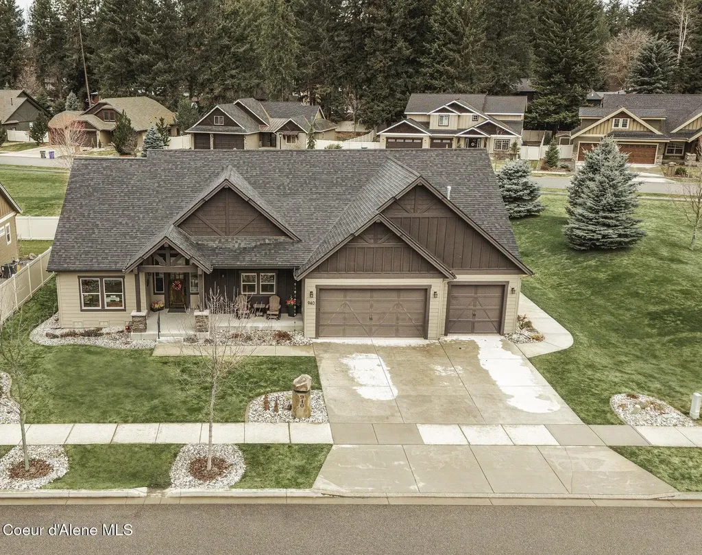 940 E Hurricane Drive Hayden ID 83835