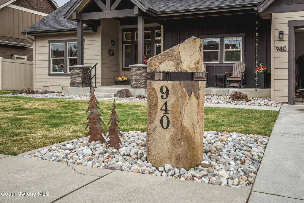 940 E Hurricane Drive Hayden ID 83835
