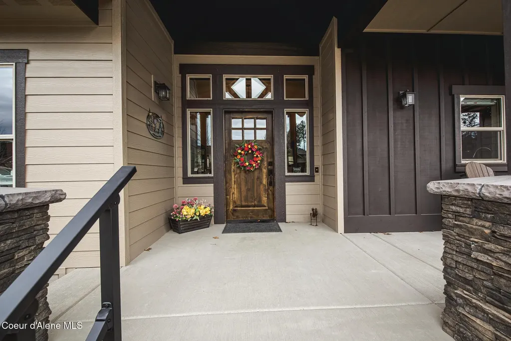 940 E Hurricane Drive Hayden ID 83835
