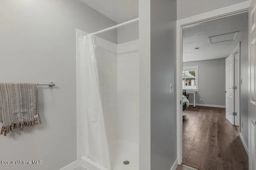 216 S Second Avenue Sandpoint ID 83864