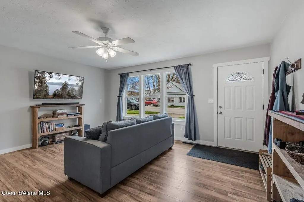 216 S Second Avenue Sandpoint ID 83864