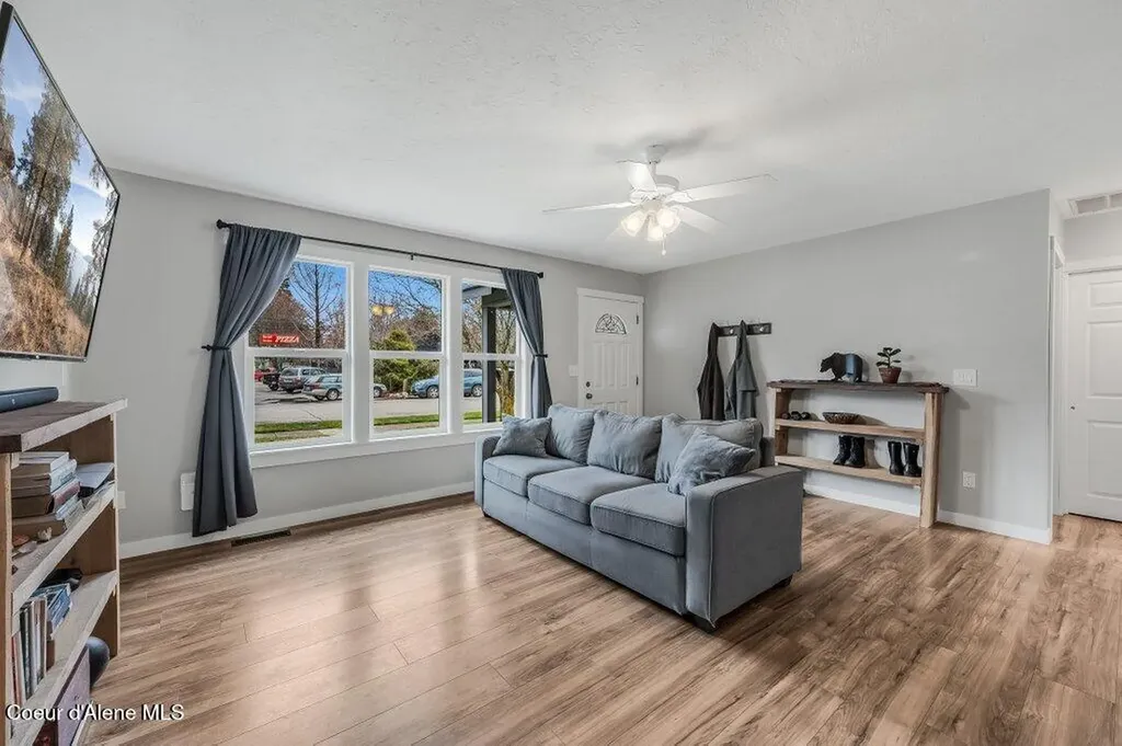 216 S Second Avenue Sandpoint ID 83864