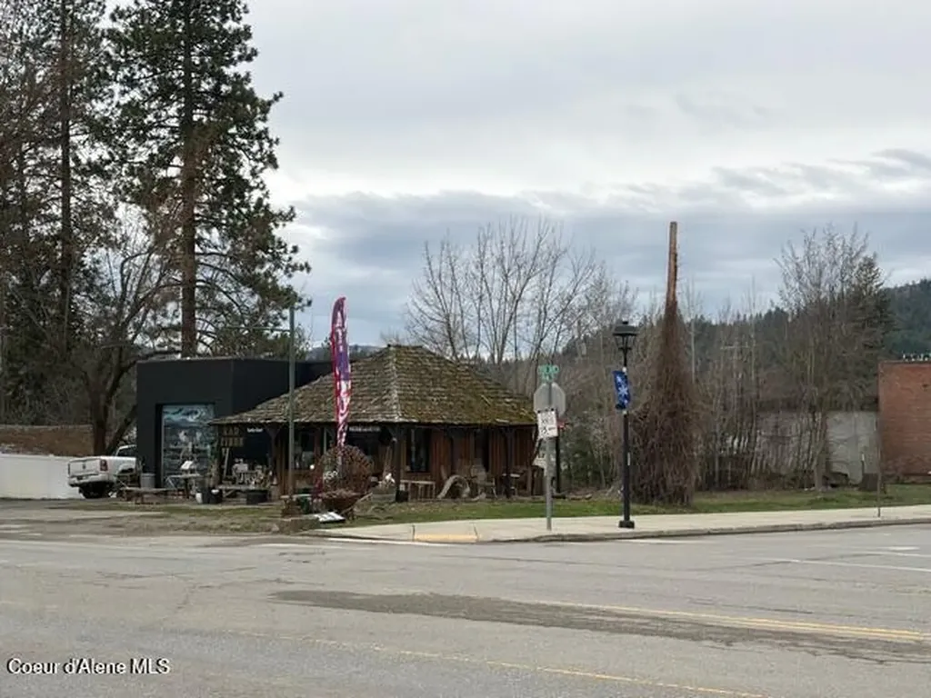 32173 N 5th Avenue Spirit Lake ID 83869