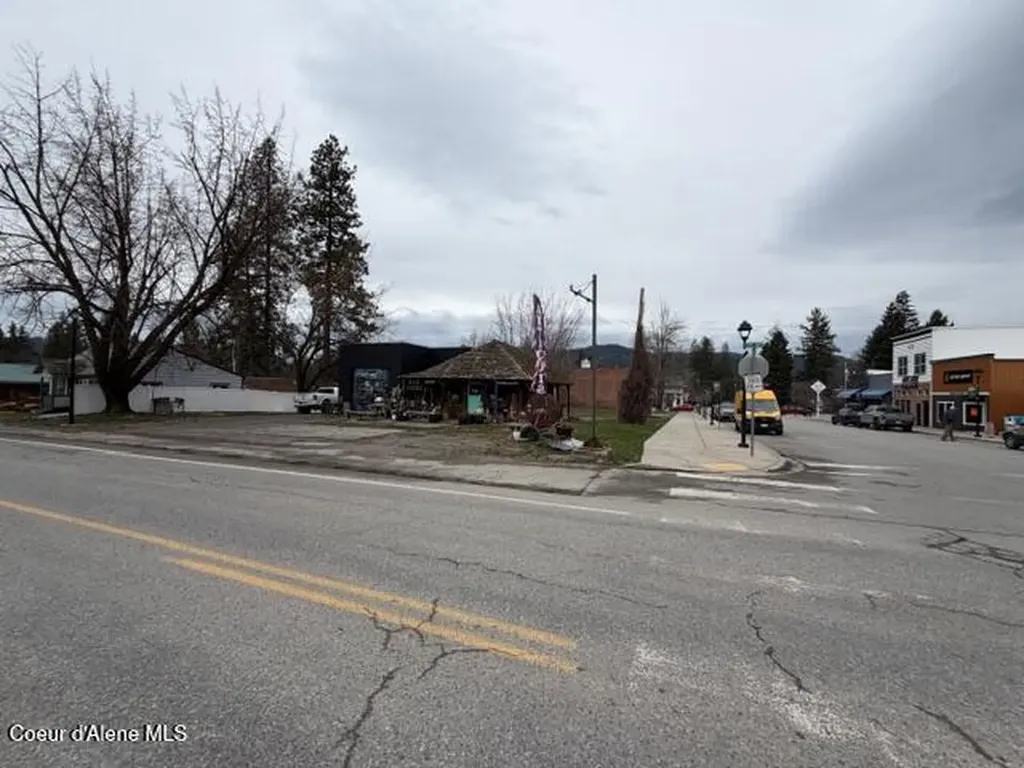 32173 N 5th Avenue Spirit Lake ID 83869