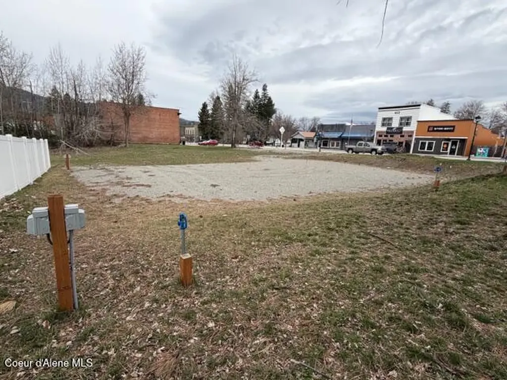 32173 N 5th Avenue Spirit Lake ID 83869