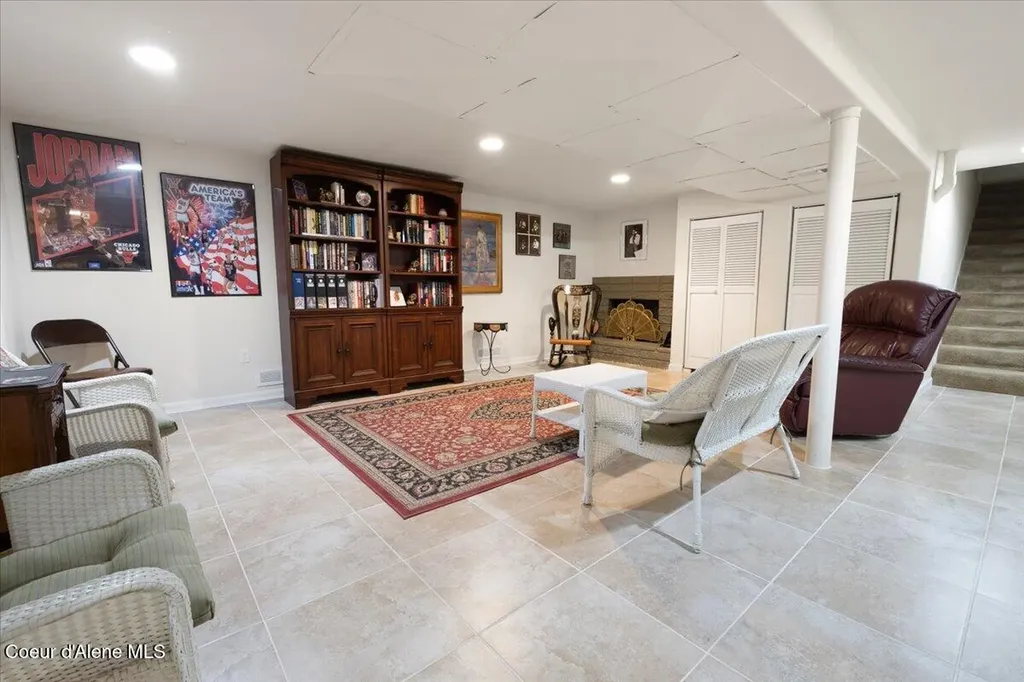 401 S 1st Avenue Sandpoint ID 83864