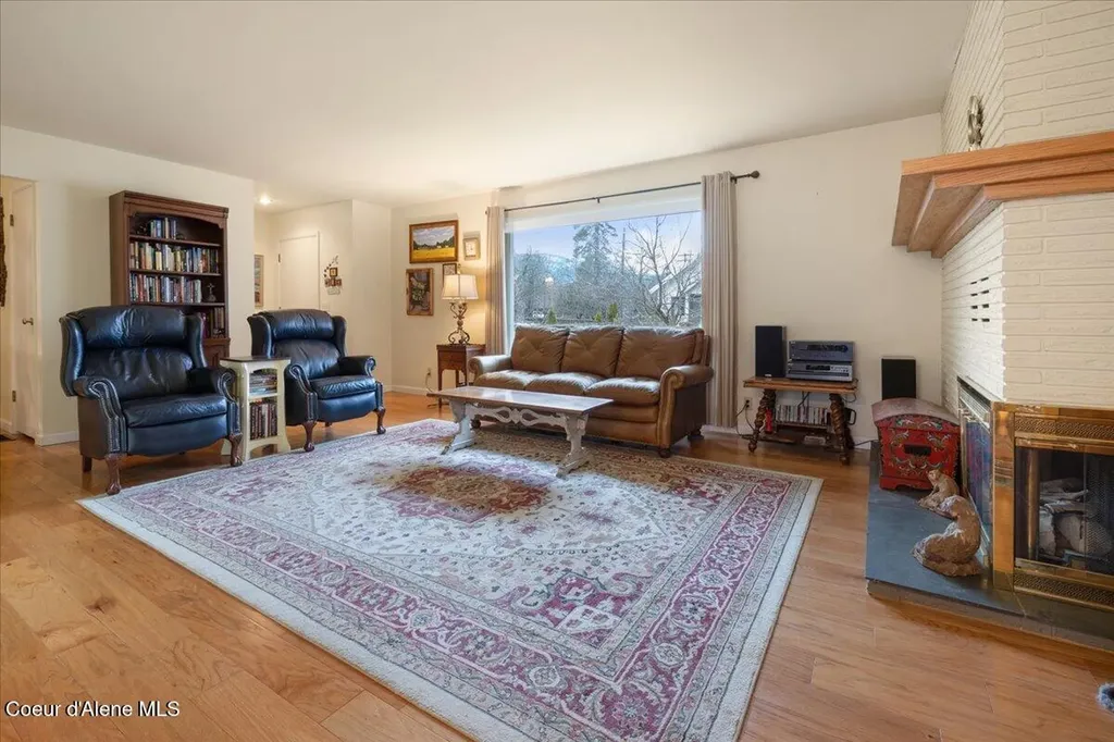 401 S 1st Avenue Sandpoint ID 83864
