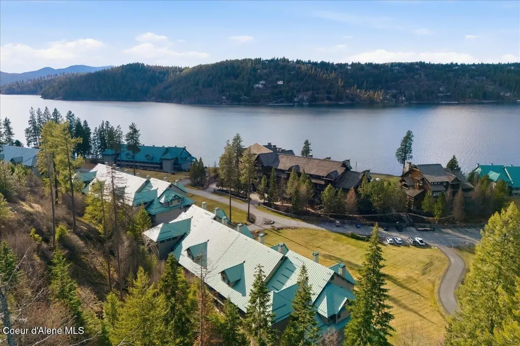 4724 S Arrow Point Drive Harrison ID 83833