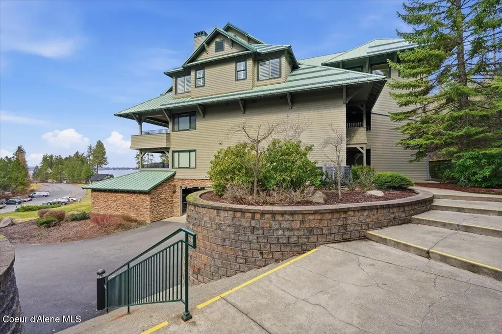 4724 S Arrow Point Drive Harrison ID 83833
