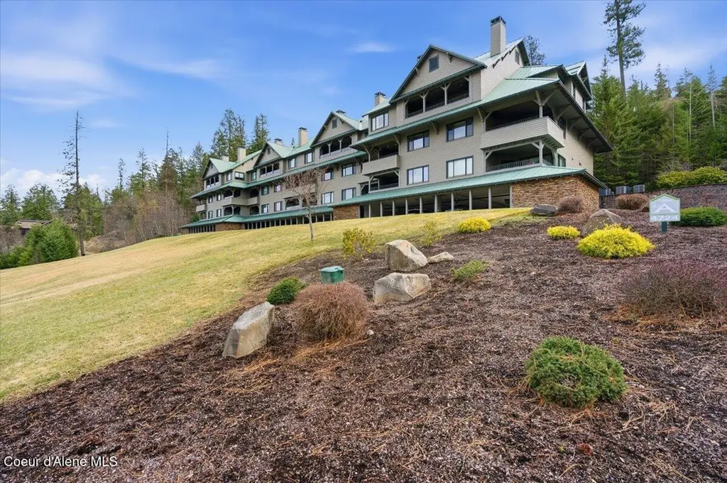 4724 S Arrow Point Drive Harrison ID 83833