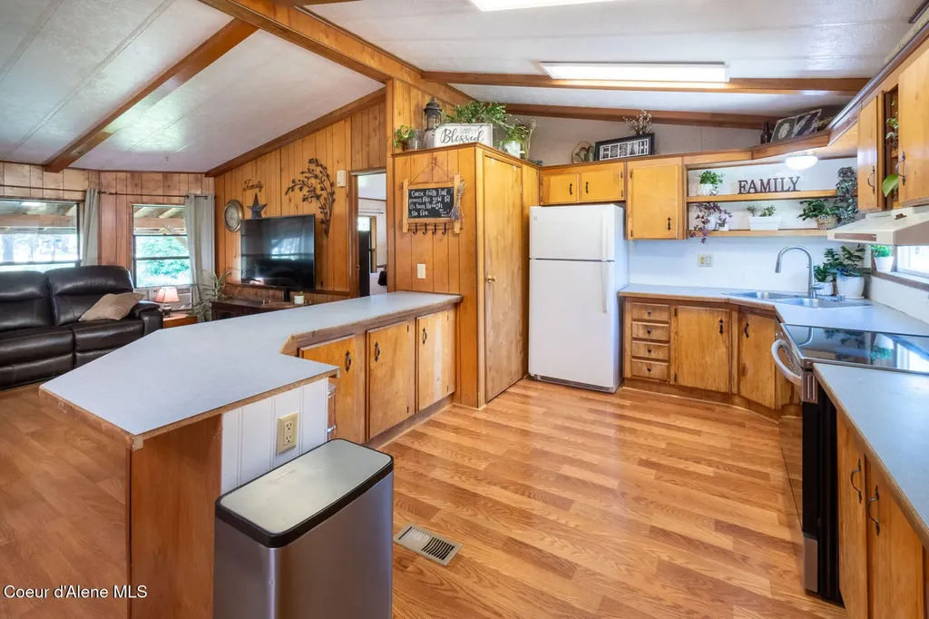 4882 W Highway 53 Rathdrum ID 83858