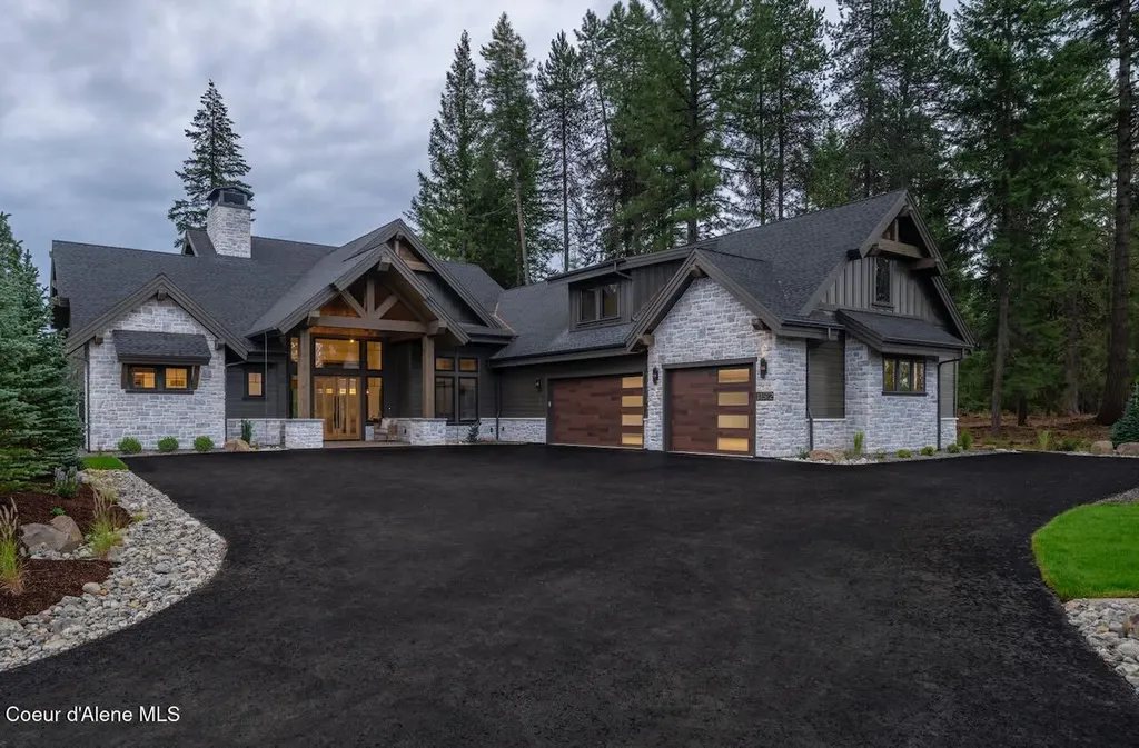 L4B1 N Mountain View Road Rathdrum ID 83858