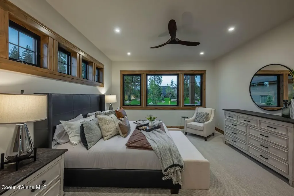 L4B1 N Mountain View Road Rathdrum ID 83858
