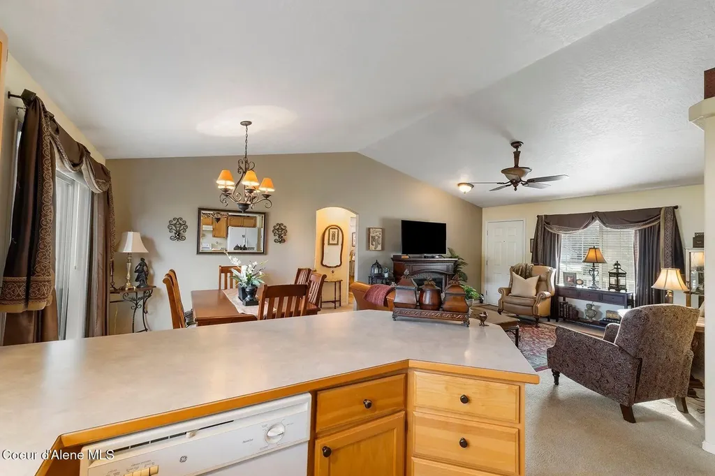 5377 E Steamboat Bend Post Falls ID 83854