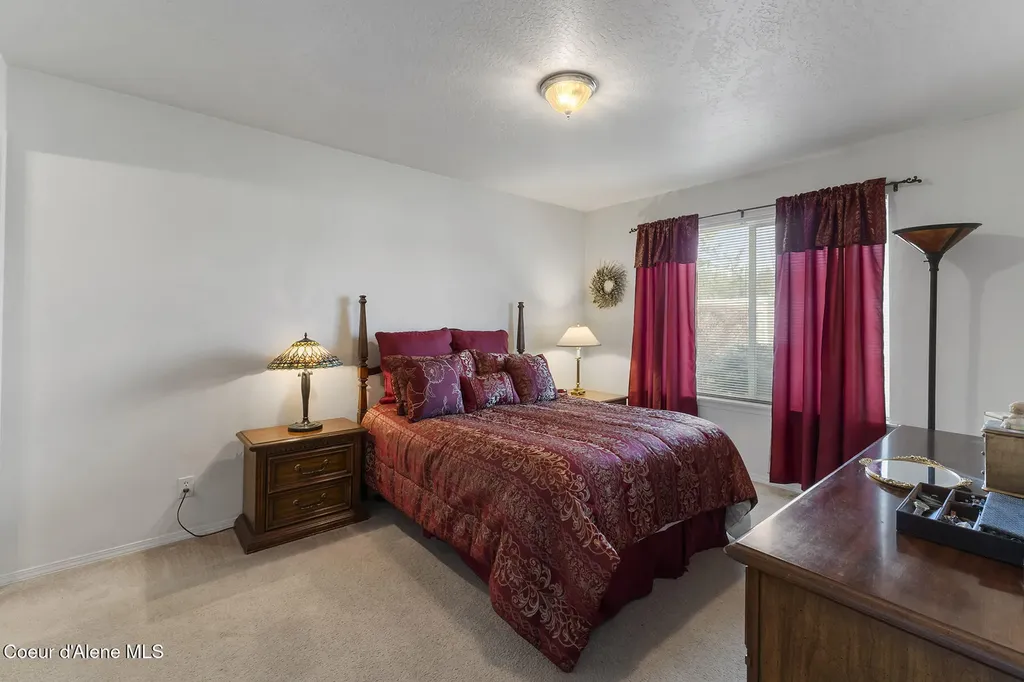 5377 E Steamboat Bend Post Falls ID 83854