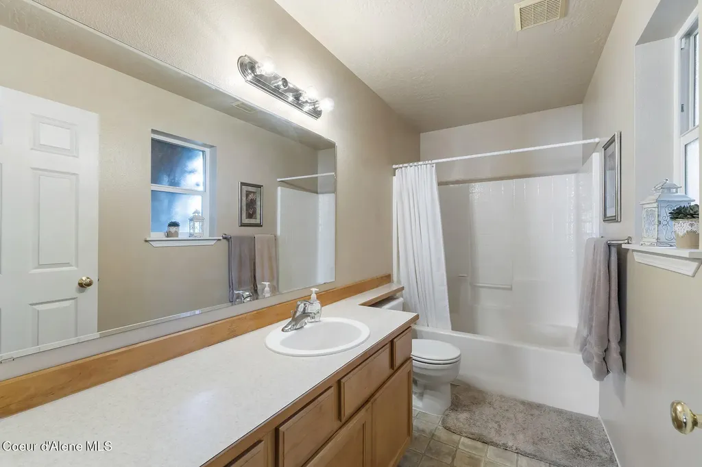 5377 E Steamboat Bend Post Falls ID 83854